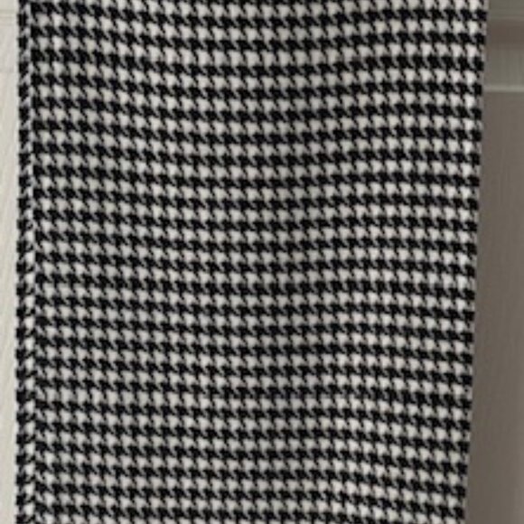 100% Cashmere Black & White Houndstooth X-Large Scarf - Picture 2 of 4